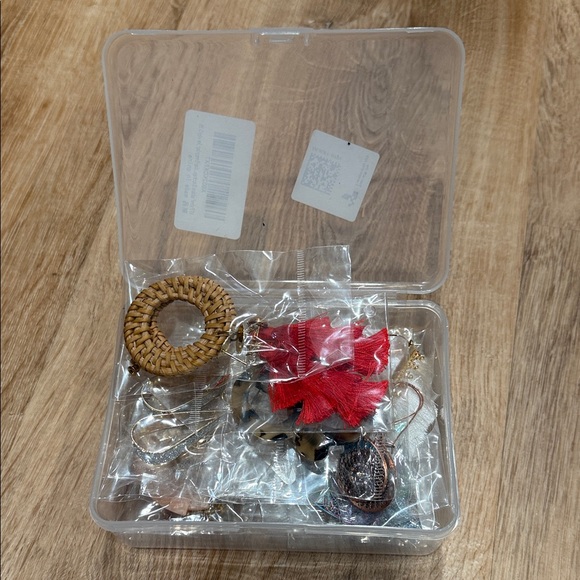 Assorted Earring Collection - Picture 14 of 14